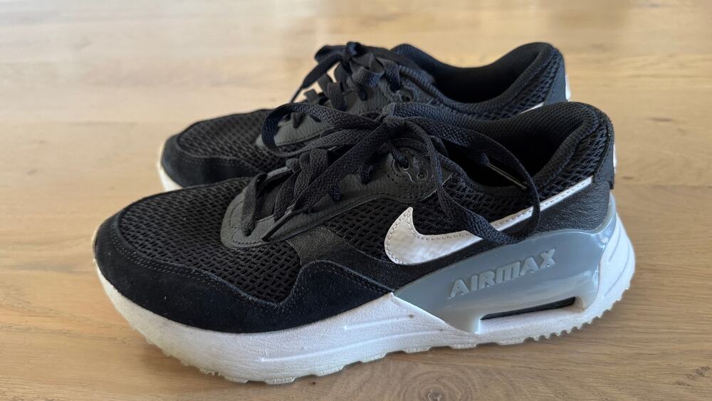 Nike Air Max SYSTM sneaker black white womens size 8.5